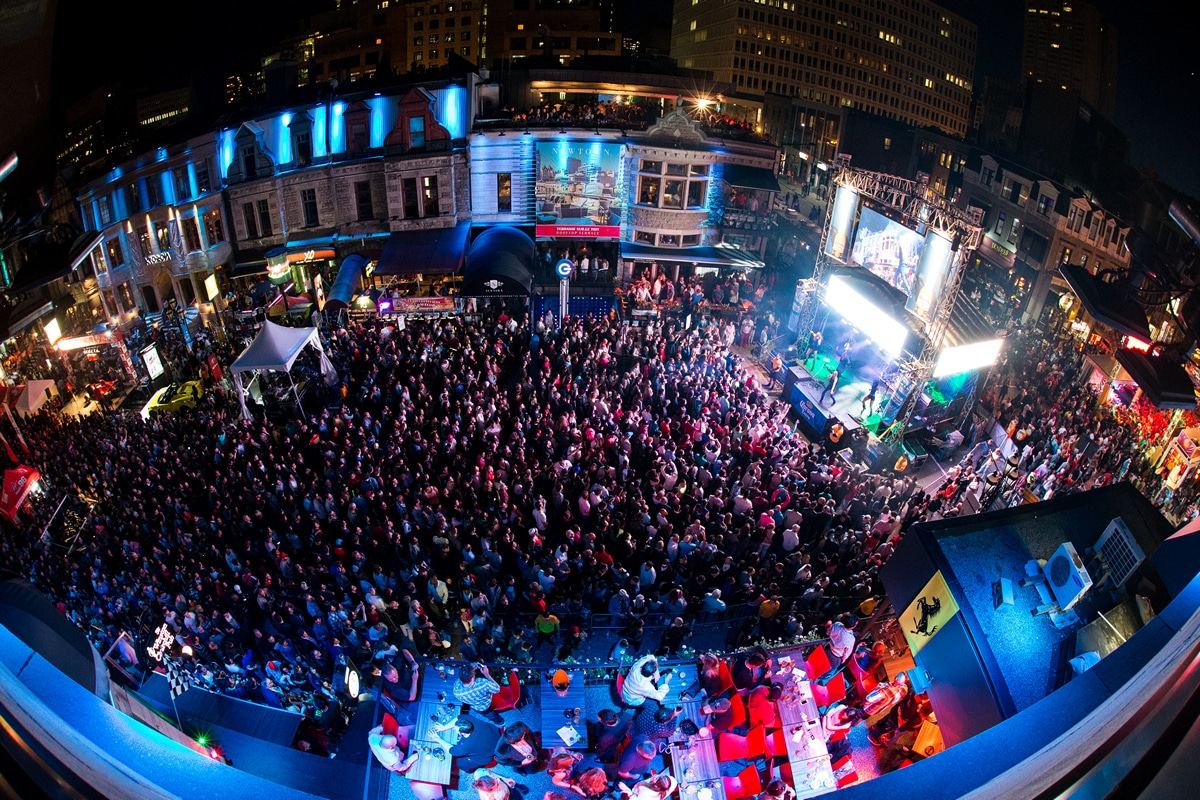 Crescent Crowd